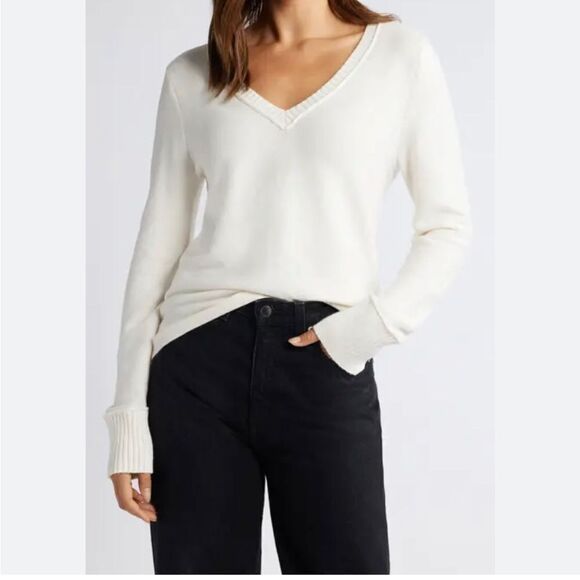 V Neck Sweater Large - Picture 1 of 7
